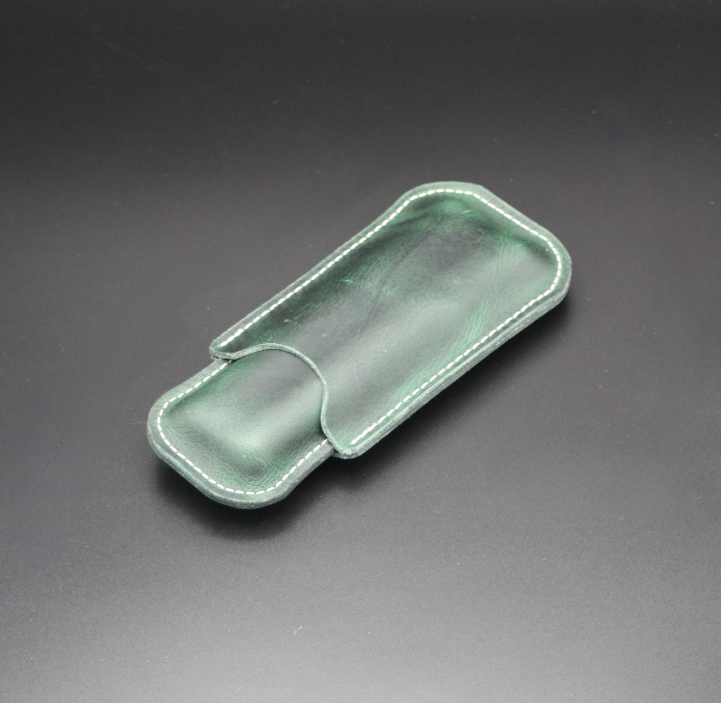 Ring 52 Two-Cigar Case - Machine Stitched